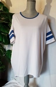 ⭐️4/$20 Lularoe Irma White/Blue Piping Sz XXS